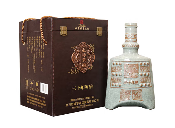 宁波咸亨酒店太雕黄酒回收太雕三十年陈酿绍兴黄酒1.5kg礼盒装行情价格