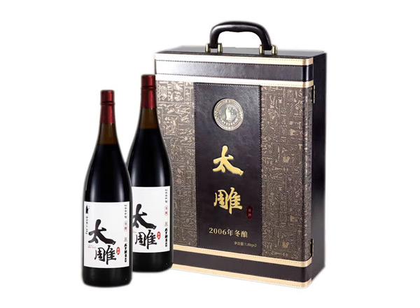 宁波回收太雕黄酒咸亨酒店太雕黄酒2006年冬酿1.8KG*2礼盒装绍兴黄酒行情价格